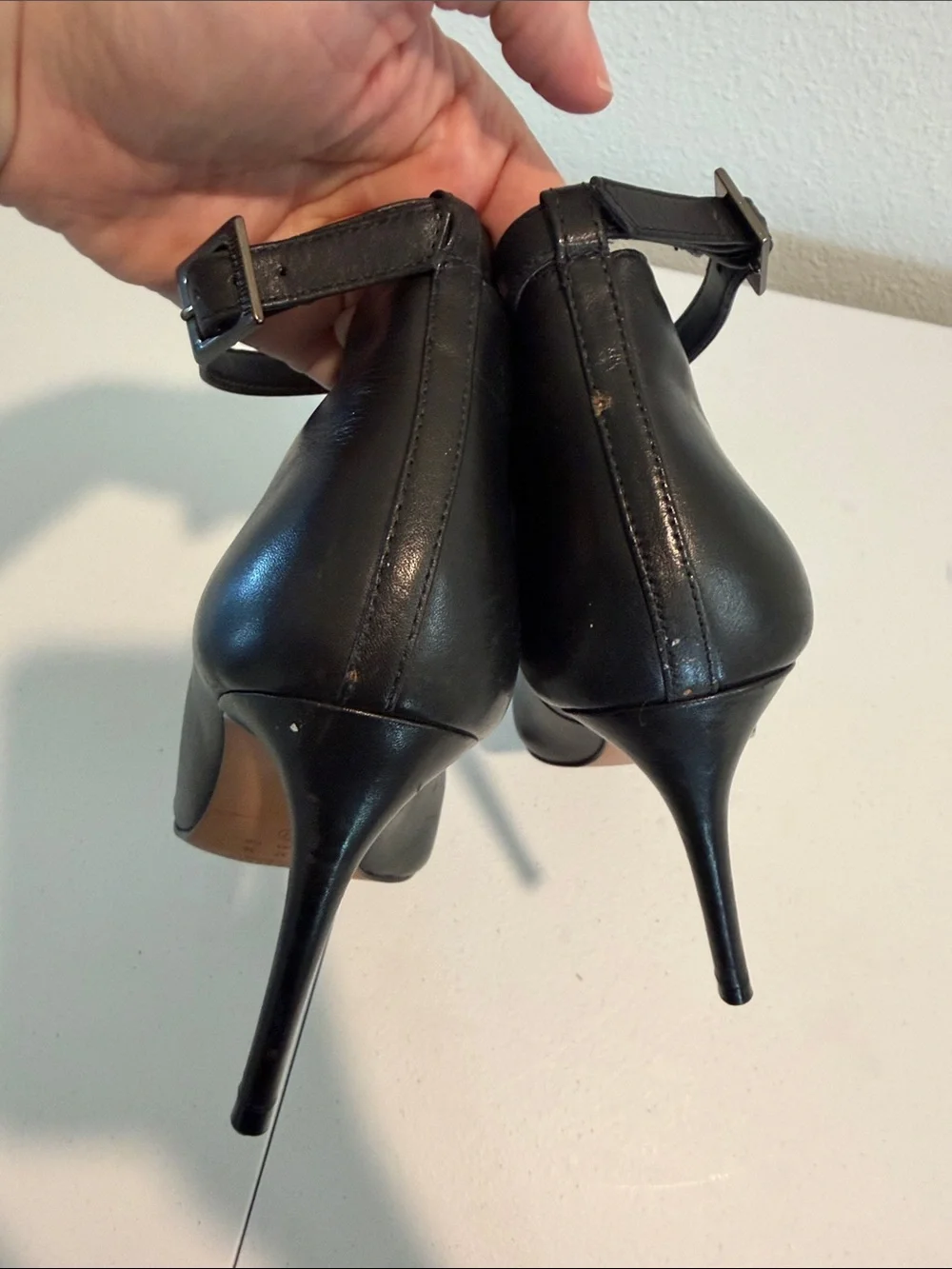 SANTA LOLLA Black Leather Pointed Toe Ankle Strap Pumps size 8
